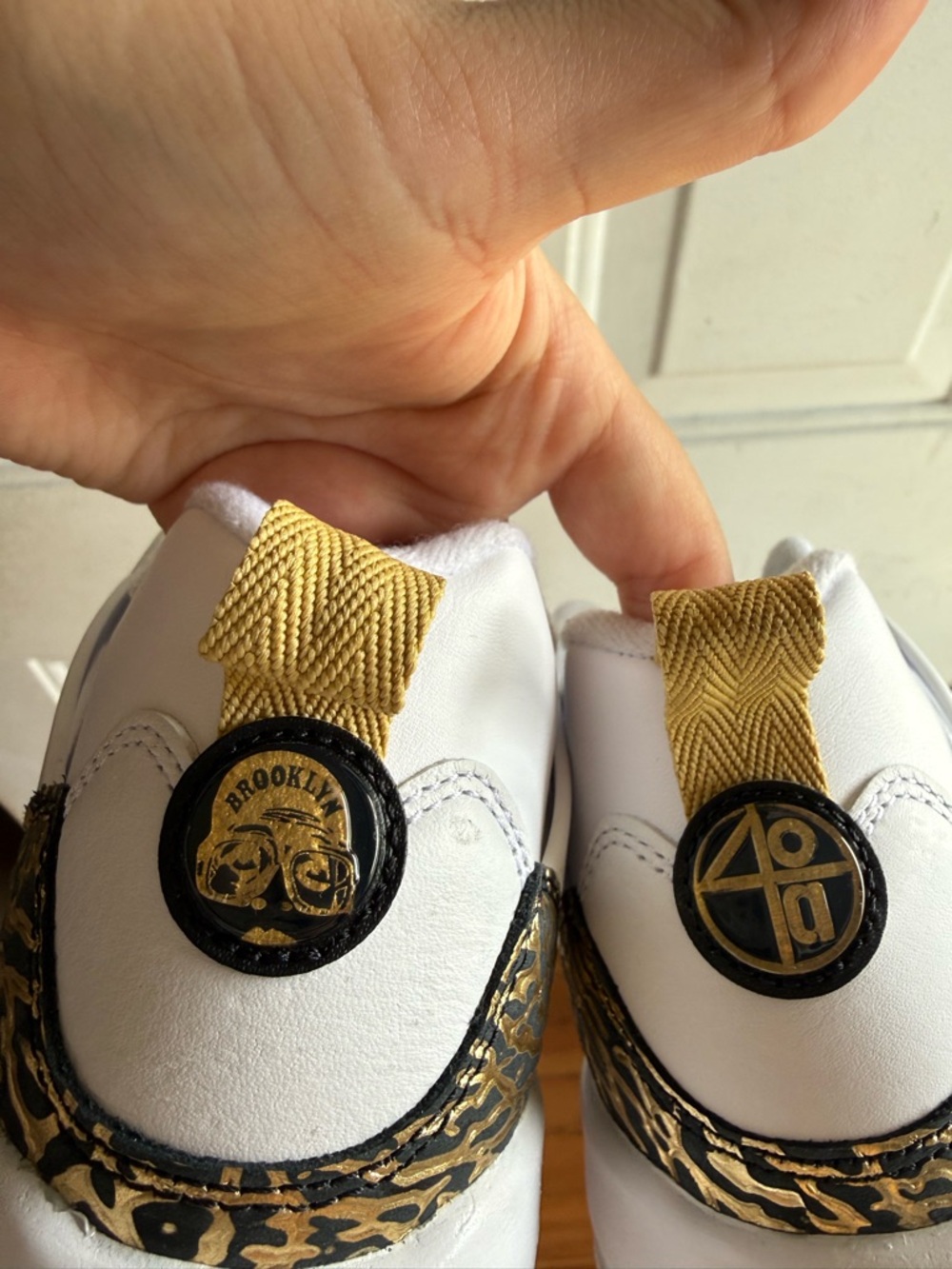 Like New Jordan Spikize low white metallic gold sneakers size 6.5 youth boys - Picture 9 of 10